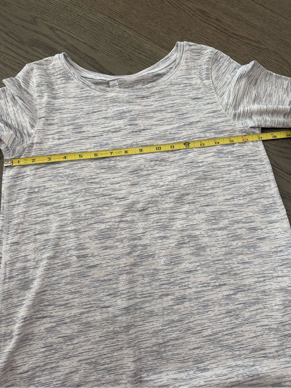 ZYIA: Ash Split Back Long Sleeve
Athletic Shirt - Size Medium - Picture 6 of 10